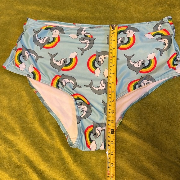ModCloth X Collectif Rainbow Shark Swim 1X - Picture 4 of 9